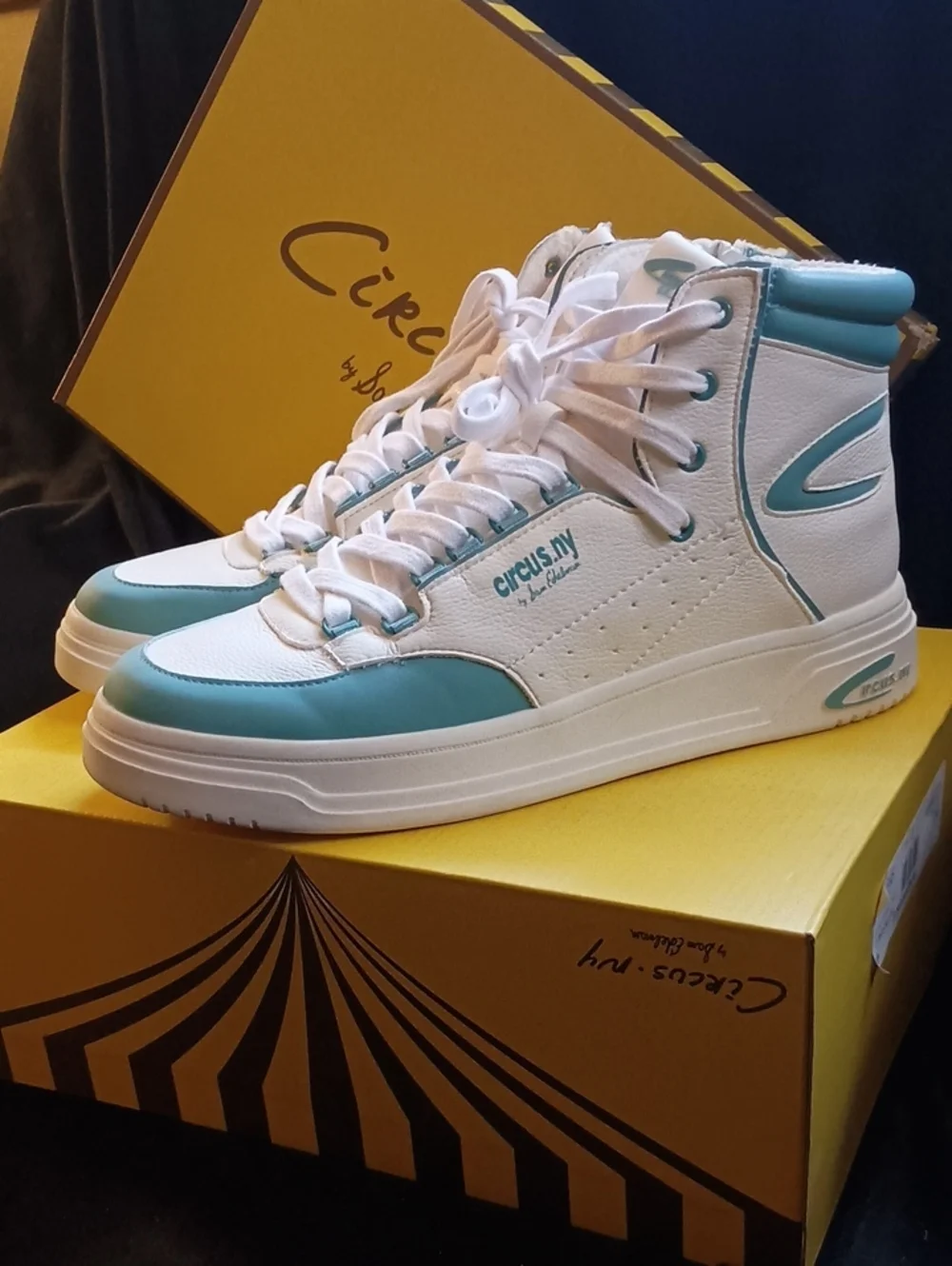 NWB Sam Edelman IRVING in White/BabyBlue High Top LaceUp Sneakers Women Sz 9.5M